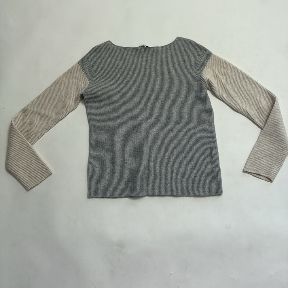 Vince V-Neck Wool/Silk Blend Ribbed Sweater - Picture 6 of 7